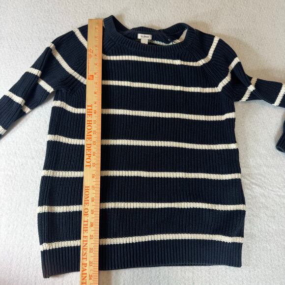 L. L. Bean  Sweater Blue with White Stripes Size Medium - Picture 11 of 11